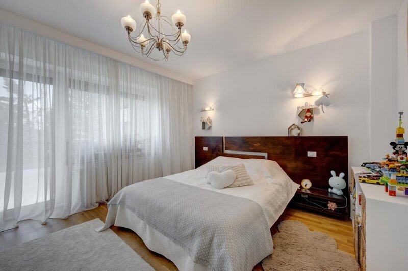 Pipera, vila lux, 6camere, curte, 4 dormitoare, Iancu Nicolae, mobilat, utilat